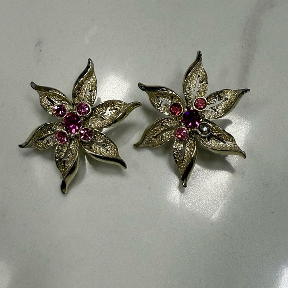 Sarah Coventry Jewelry - Sarah Coventry‎ Gold and Pink Floral Brooches